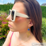Boucles d'oreilles pendantes bleues marine – Image 2